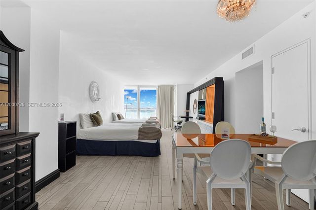 1100 West Ave 916, Miami Beach, FL 33139