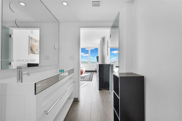 1100 West Ave 916, Miami Beach, FL 33139