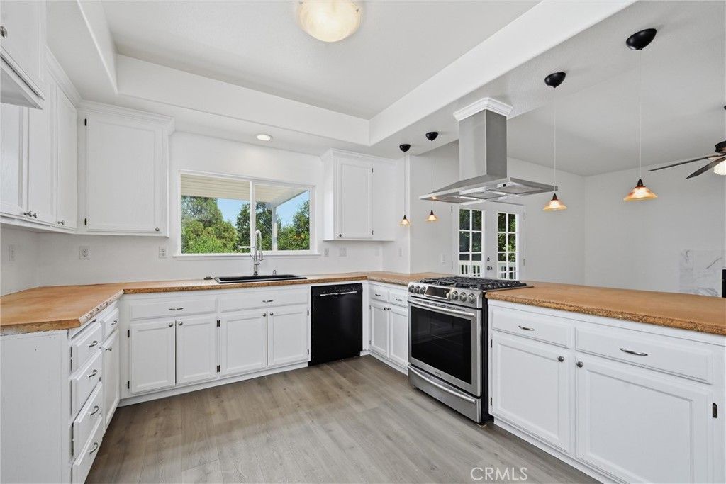 Image 12 of property listing at 18120 N Shore, Hidden Valley Lake, CA 95467