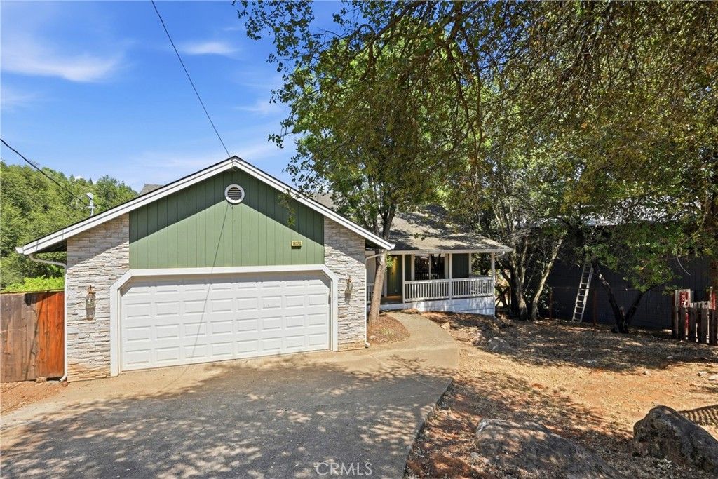 Image 2 of property listing at 18120 N Shore, Hidden Valley Lake, CA 95467