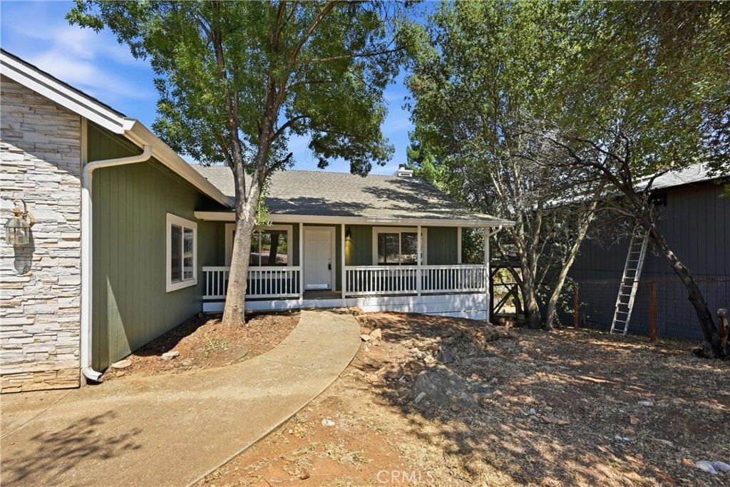 Image 3 of property listing at 18120 N Shore, Hidden Valley Lake, CA 95467
