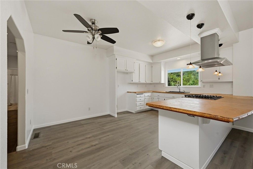 Image 9 of property listing at 18120 N Shore, Hidden Valley Lake, CA 95467