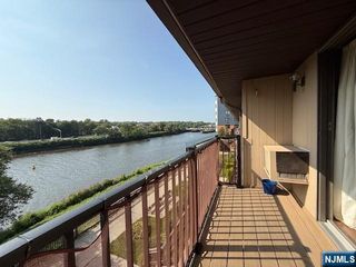 651 Riverside Avenue C40, Lyndhurst, NJ 07071
