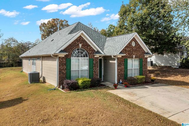 423 CAMDEN COVE CIRCLE, Calera, AL 35040