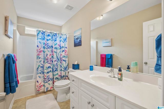 423 CAMDEN COVE CIRCLE, Calera, AL 35040