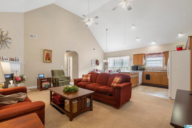 423 CAMDEN COVE CIRCLE, Calera, AL 35040