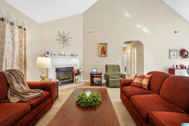 423 CAMDEN COVE CIRCLE, Calera, AL 35040