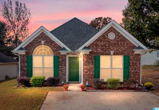423 CAMDEN COVE CIRCLE, Calera, AL 35040