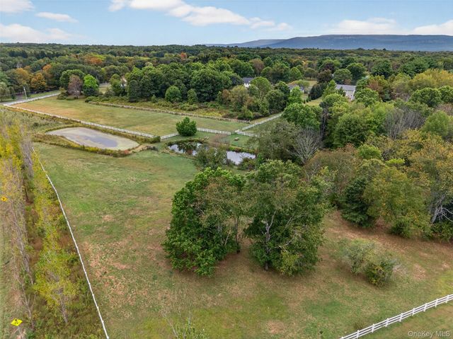 214 DuBois, Gardiner, NY 12561
