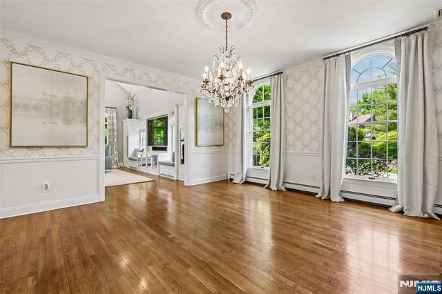 41 Sunflower Drive, Upper Saddle River, NJ 07458