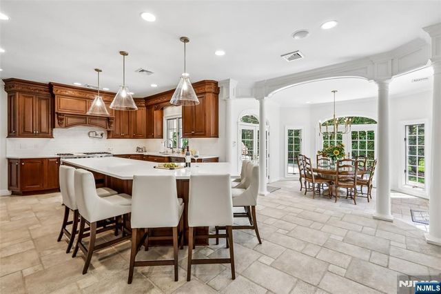 41 Sunflower Drive, Upper Saddle River, NJ 07458
