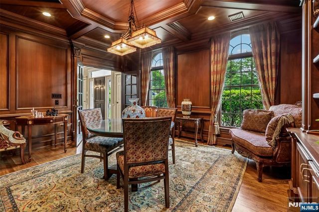 41 Sunflower Drive, Upper Saddle River, NJ 07458