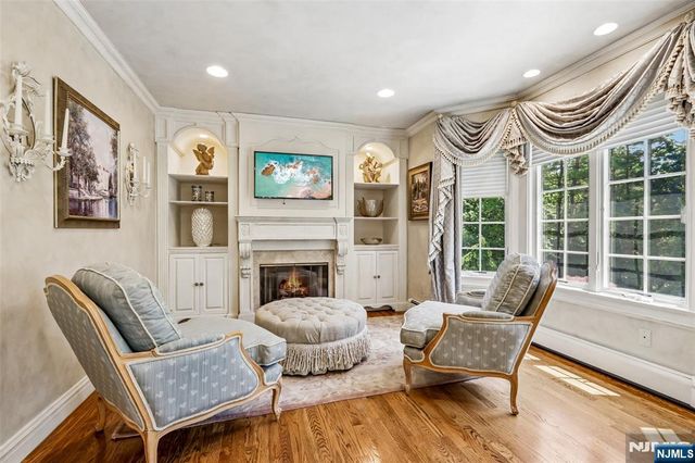41 Sunflower Drive, Upper Saddle River, NJ 07458