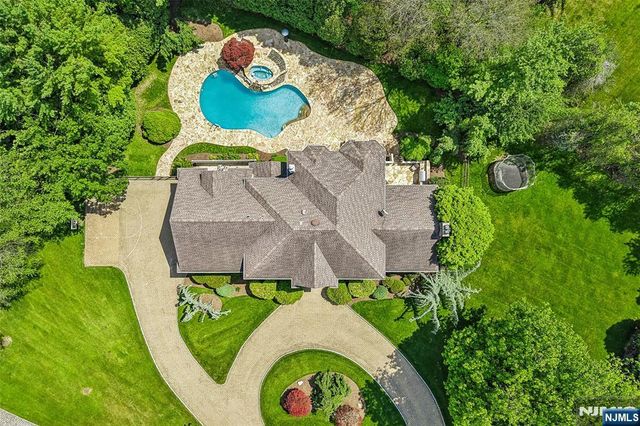 41 Sunflower Drive, Upper Saddle River, NJ 07458
