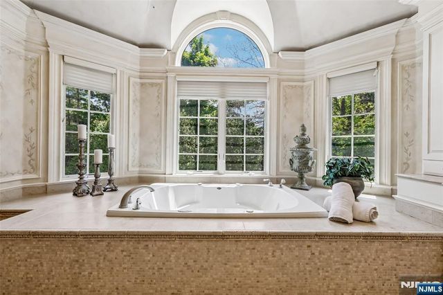 41 Sunflower Drive, Upper Saddle River, NJ 07458