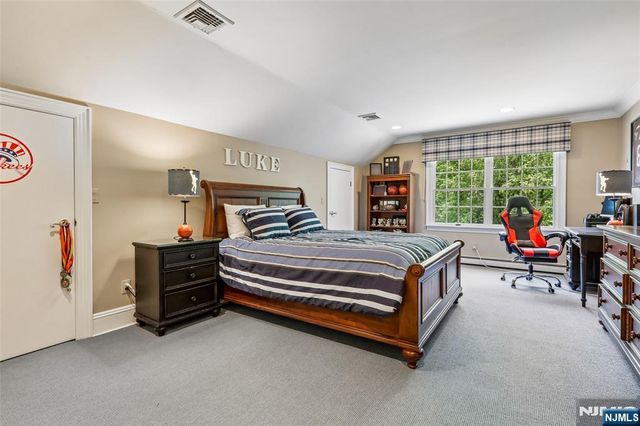 41 Sunflower Drive, Upper Saddle River, NJ 07458