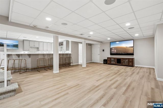 41 Sunflower Drive, Upper Saddle River, NJ 07458