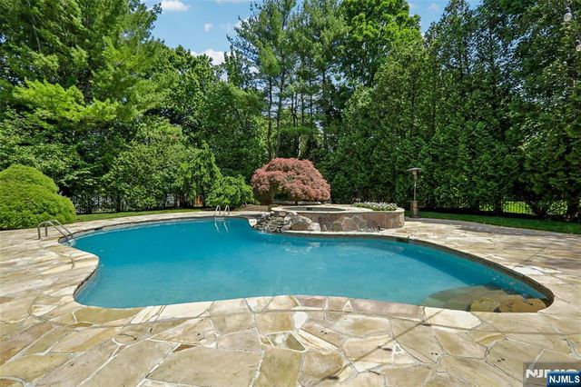 41 Sunflower Drive, Upper Saddle River, NJ 07458