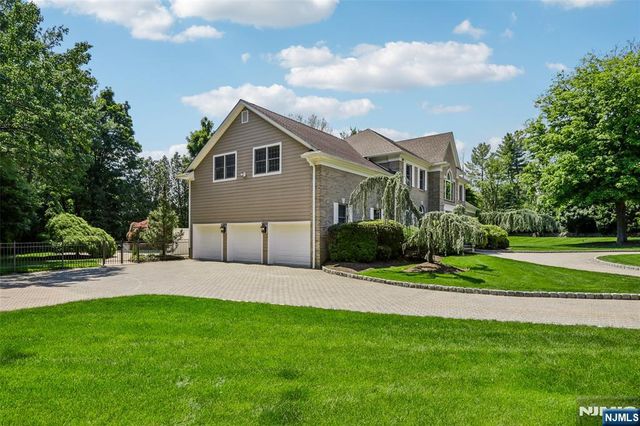 41 Sunflower Drive, Upper Saddle River, NJ 07458