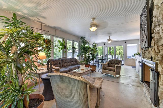 4127 N Northwood Lane, Bloomfield, IN 47424
