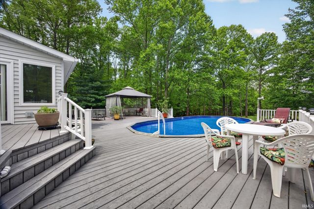 4127 N Northwood Lane, Bloomfield, IN 47424