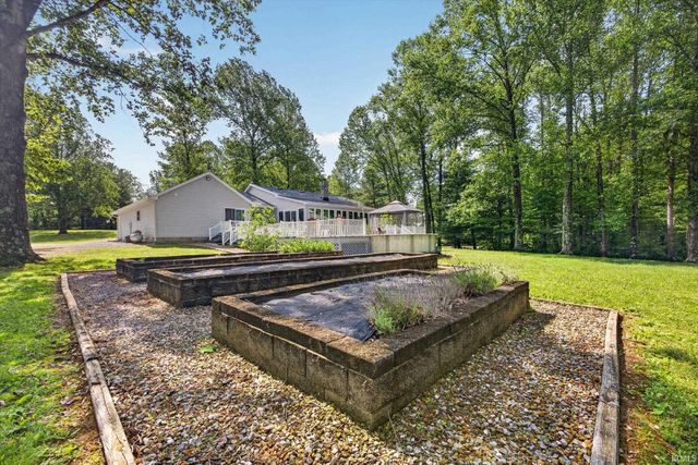 4127 N Northwood Lane, Bloomfield, IN 47424