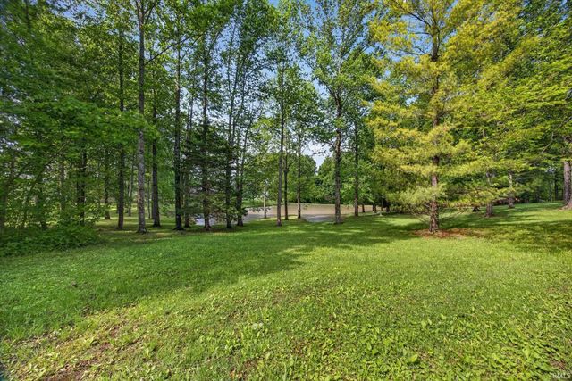 4127 N Northwood Lane, Bloomfield, IN 47424