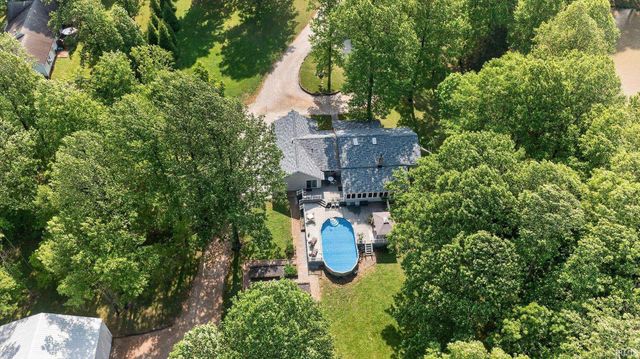 4127 N Northwood Lane, Bloomfield, IN 47424