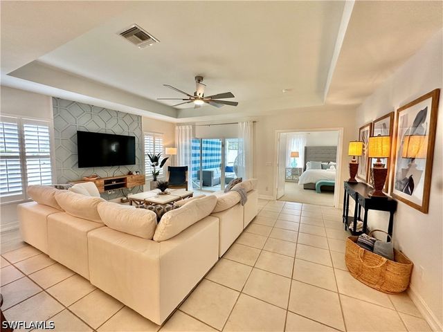 798 107th AVE N, Naples, FL 34108