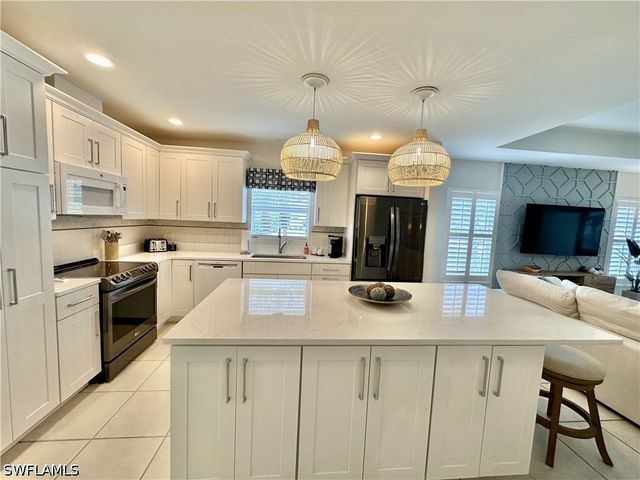 798 107th AVE N, Naples, FL 34108