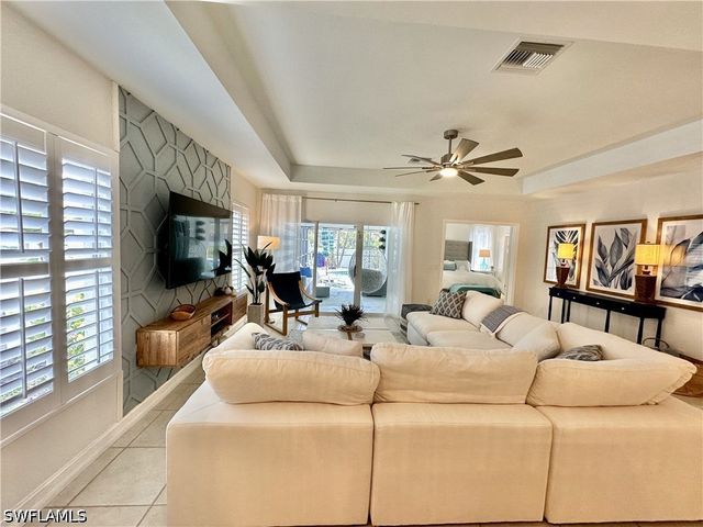 798 107th AVE N, Naples, FL 34108