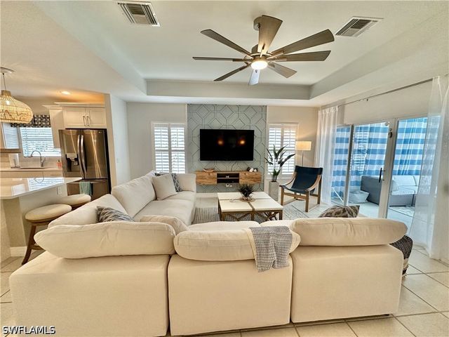 798 107th AVE N, Naples, FL 34108