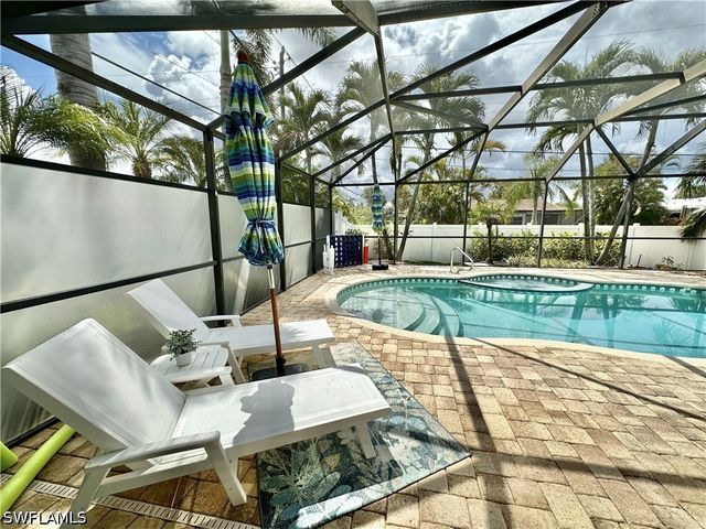 798 107th AVE N, Naples, FL 34108