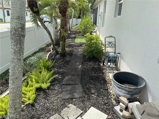 798 107th AVE N, Naples, FL 34108