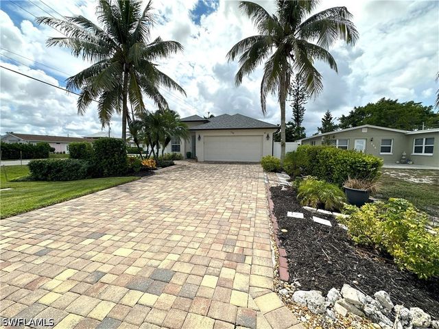 798 107th AVE N, Naples, FL 34108