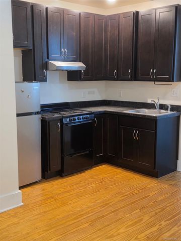65 S Clinton Street B, Poughkeepsie, NY 12601
