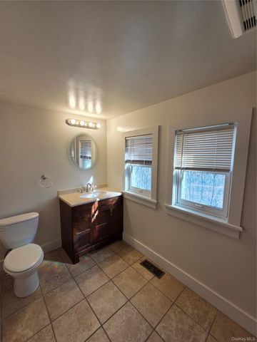 65 S Clinton Street B, Poughkeepsie, NY 12601