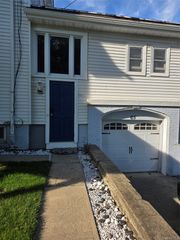 65 S Clinton Street B, Poughkeepsie, NY 12601