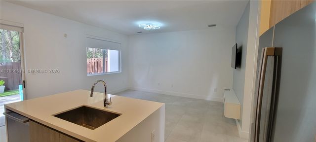 10219 NW 72nd Ter, Doral, FL 33178