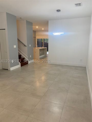 10219 NW 72nd Ter, Doral, FL 33178