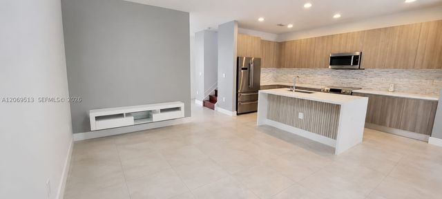 10219 NW 72nd Ter, Doral, FL 33178