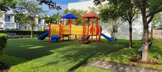 10219 NW 72nd Ter, Doral, FL 33178