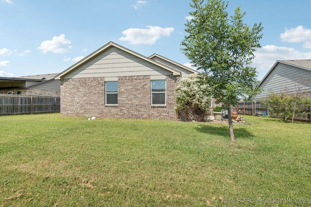 3662 E 144th Street S, Bixby, OK 74008