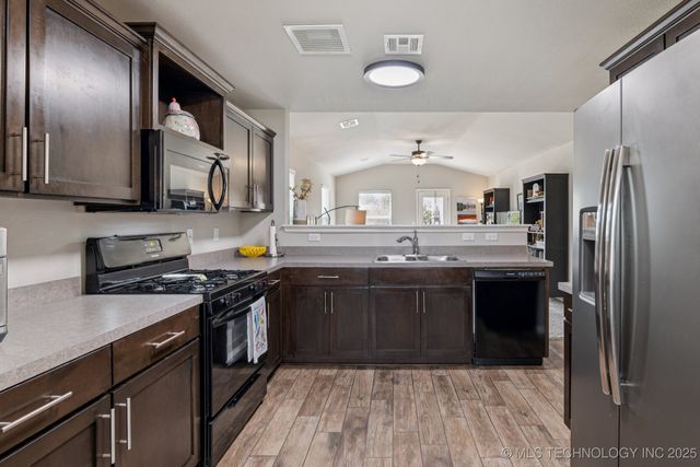 3662 E 144th Street S, Bixby, OK 74008