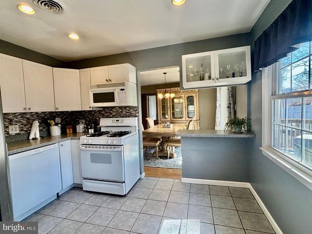 1029 BEACH LANE, Manahawkin, NJ 08050