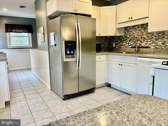 1029 BEACH LANE, Manahawkin, NJ 08050