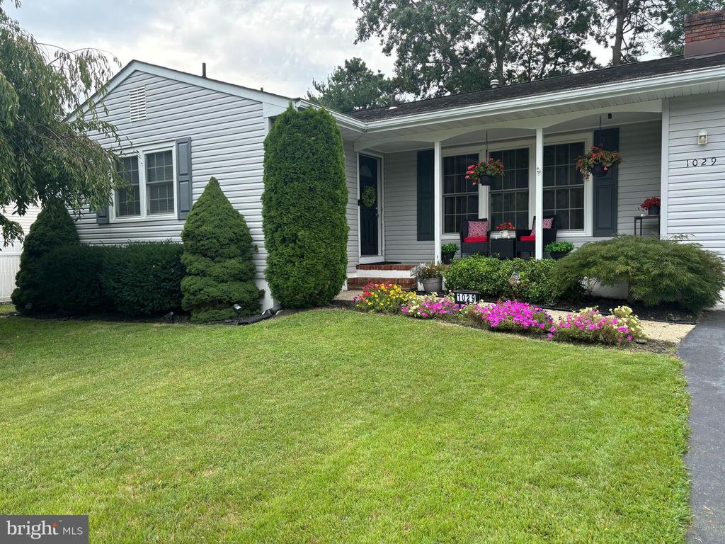 1029 BEACH LANE, Manahawkin, NJ 08050