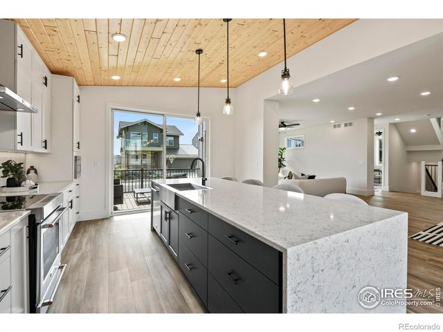 955 Arapahoe Circle, Louisville, CO 80027