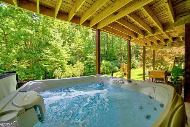 50 Trails End Court, Ellijay, GA 30536