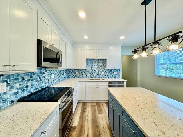 5907 N OLA AVENUE, Tampa, FL 33604